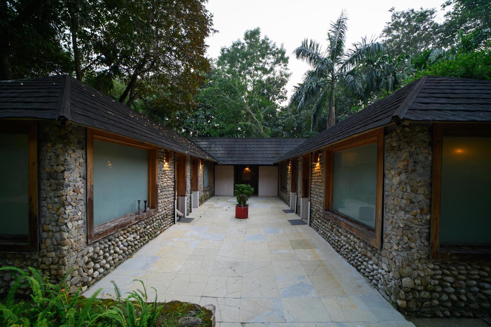 Hotel Sinclairs Retreat Dooars, Chālsa Extérieur photo